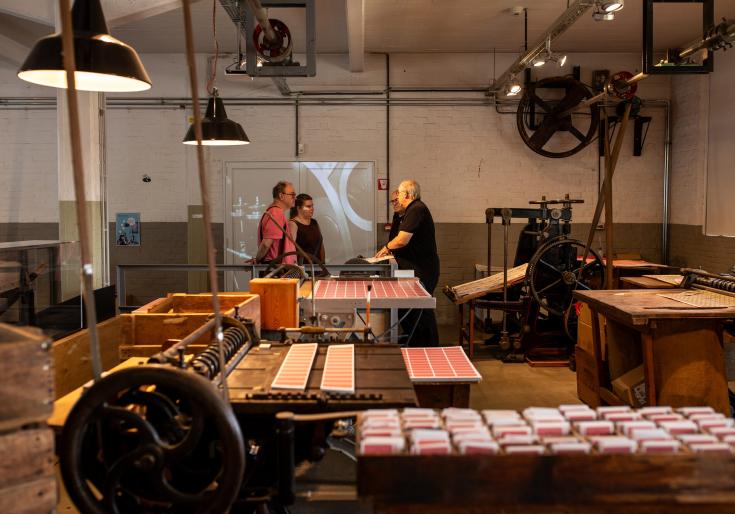 Bezoekers in het Speelkaartenmuseum