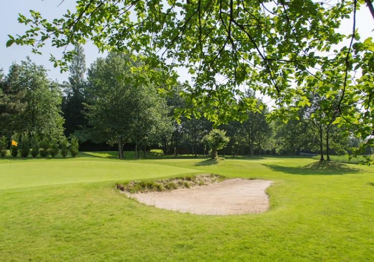 Foto van een golfbaan