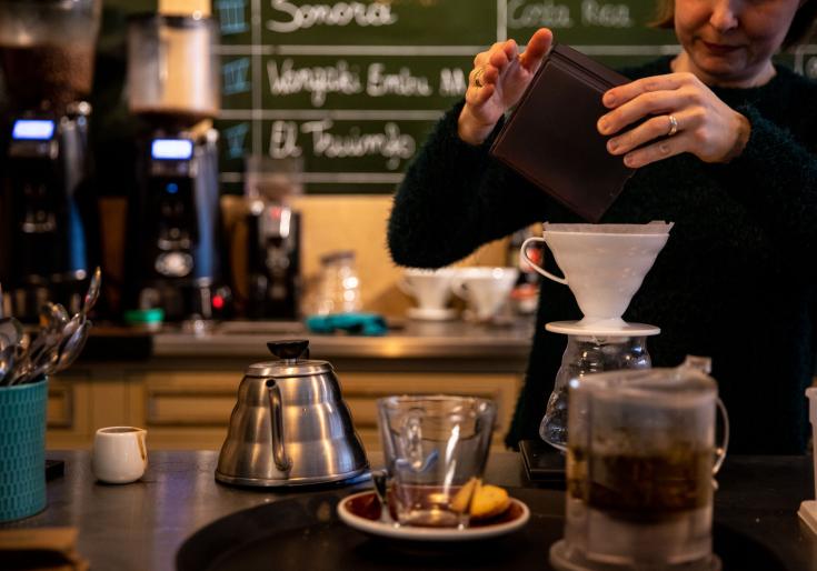Koffie drinken in een Turnhoutse horecazaak